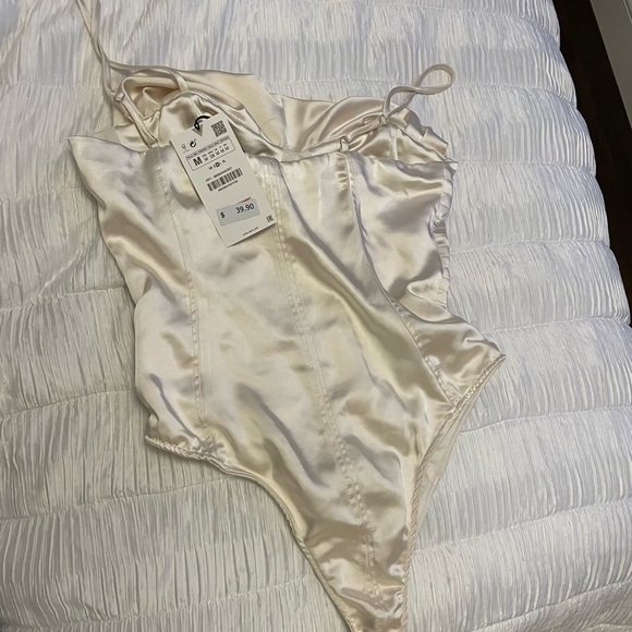 Zara Bodysuit - Picture 2 of 2